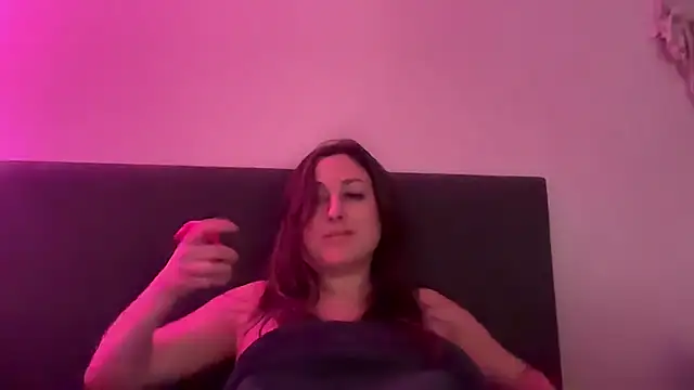 Snapshot of CrazyKittenMeow chatting on October 10, 1:39 am CrazyKittenMeow online show from October 10, 1:39 am