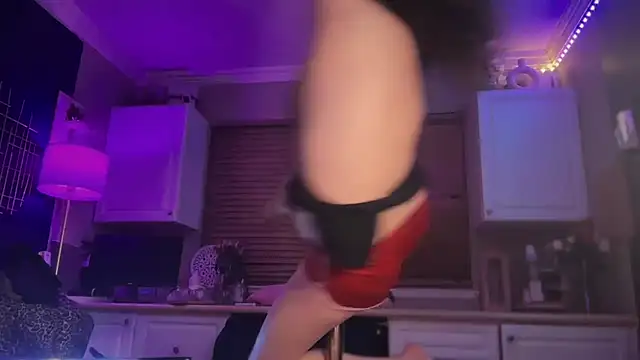 Snapshot of CrazyKittenMeow chatting on February 24, 6:38 am CrazyKittenMeow online show from February 24, 6:38 am