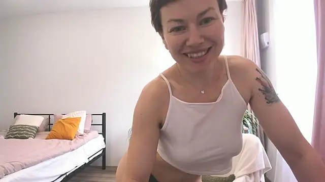 Alexisweet online show from May 10, 2:48 am