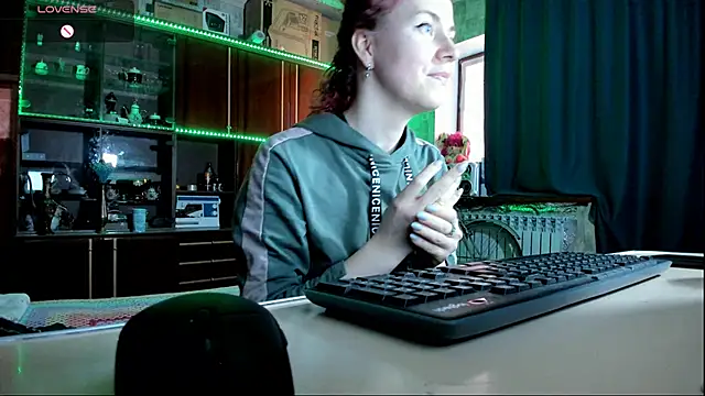 Snapshot of pa1e_pr1ncess chatting on March 15, 6:47 am pa1e pr1ncess online show from March 15, 6:47 am