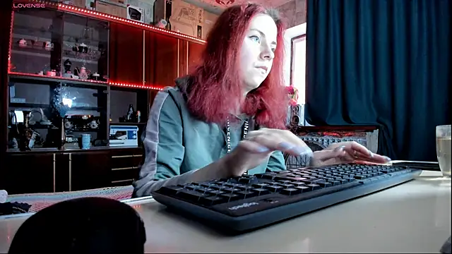 Snapshot of pa1e_pr1ncess chatting on March 17, 6:51 am pa1e pr1ncess online show from March 17, 6:51 am