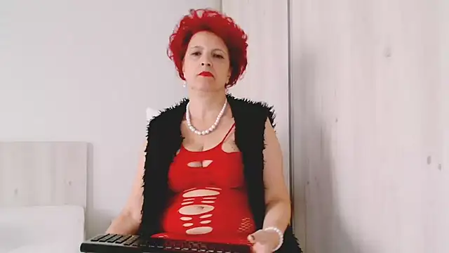 Snapshot of MilfSupreme chatting on October 2, 11:35 am MilfSupreme online show from October 2, 11:35 am