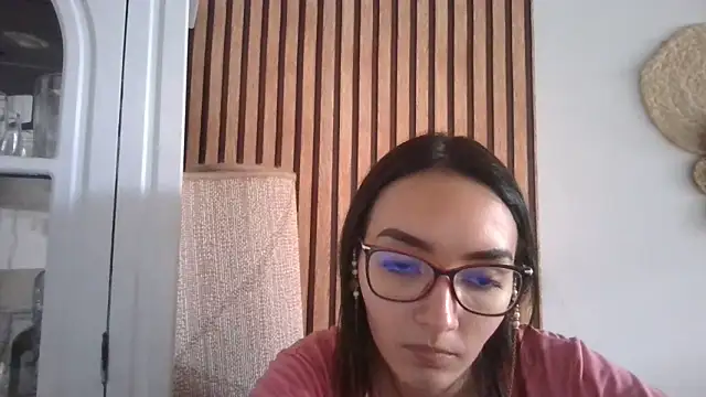 Snapshot of LinzyBaner chatting on February 17, 8:49 pm LinzyBaner online show from February 17, 8:49 pm