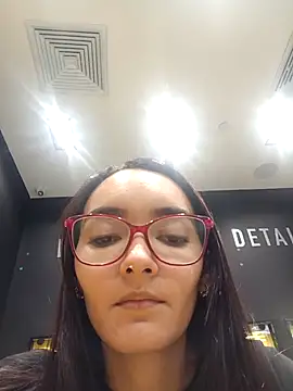 LinzyBaner online show from November 24, 8:42 pm