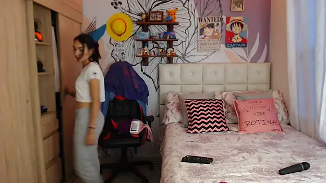 Snapshot of LinzyBaner chatting on March 15, 10:55 pm LinzyBaner online show from March 15, 10:55 pm