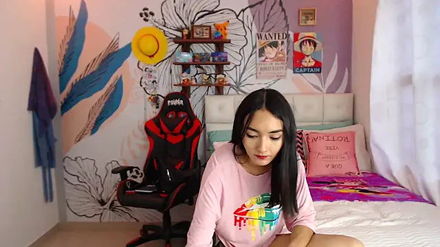 Snapshot of LinzyBaner chatting on February 28, 9:44 pm LinzyBaner online show from February 28, 9:44 pm