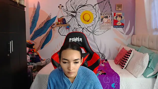 Snapshot of LinzyBaner chatting on February 18, 10:25 pm LinzyBaner online show from February 18, 10:25 pm