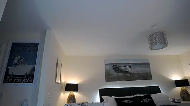 AlbanyWhite online show from February 9, 6:11 am