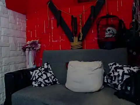 Snapshot of MistressRachelle chatting on February 15, 10:31 pm MistressRachelle online show from February 15, 10:31 pm