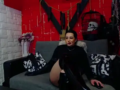 Snapshot of MistressRachelle chatting on March 18, 10:58 pm MistressRachelle online show from March 18, 10:58 pm