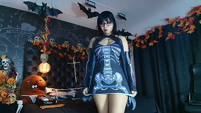AlexHoe  online show from October 16, 6:49 pm