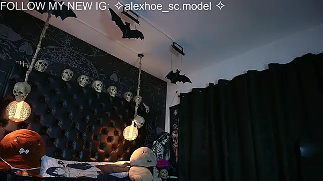 AlexHoe  online show from May 22, 6:39 pm