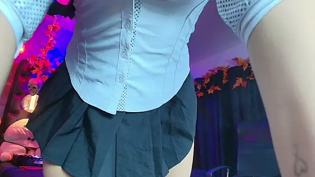AlexHoe  online show from September 15, 7:03 pm