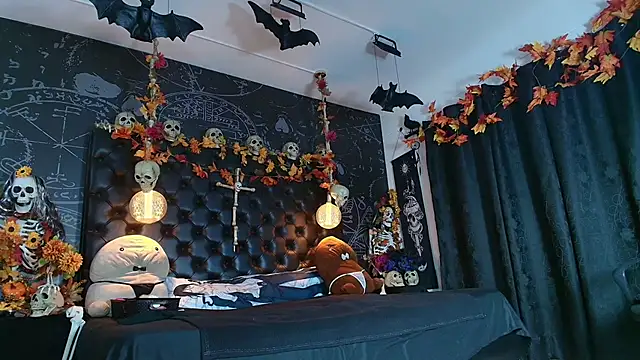 AlexHoe  online show from October 26, 6:41 pm