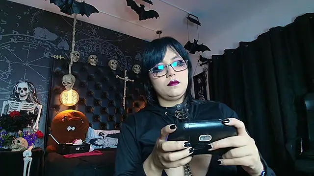 AlexHoe  online show from November 30, 6:41 pm