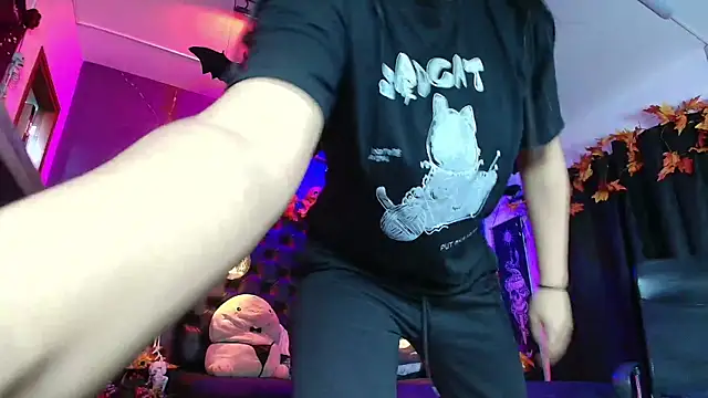 AlexHoe  online show from September 23, 8:38 pm