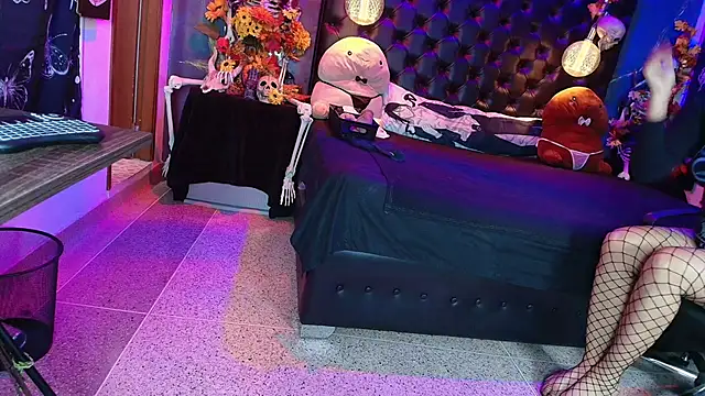 AlexHoe  online show from September 14, 6:52 pm