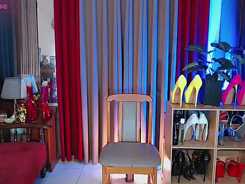 Snapshot of bubblebuttkate chatting on February 23, 5:30 am bubblebuttkate online show from February 23, 5:30 am