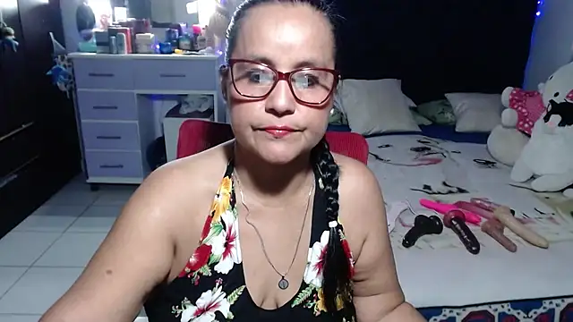 Snapshot of pervert_mommy_ chatting on June 30, 9:42 am pervert mommy online show from June 30, 9:42 am