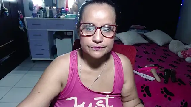 Snapshot of pervert_mommy_ chatting on July 14, 9:58 am pervert mommy online show from July 14, 9:58 am