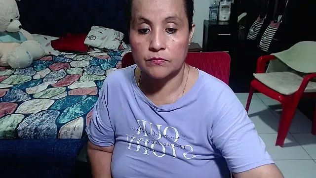 Snapshot of pervert_mommy_ chatting on March 17, 11:13 pm pervert mommy online show from March 17, 11:13 pm