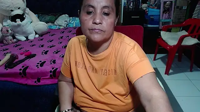 Snapshot of pervert_mommy_ chatting on February 25, 12:27 pm pervert mommy online show from February 25, 12:27 pm