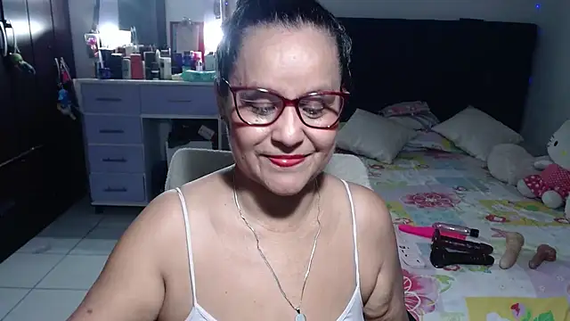 Snapshot of pervert_mommy_ chatting on July 20, 9:38 am pervert mommy online show from July 20, 9:38 am