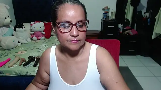 Snapshot of pervert_mommy_ chatting on September 10, 11:31 am pervert mommy online show from September 10, 11:31 am