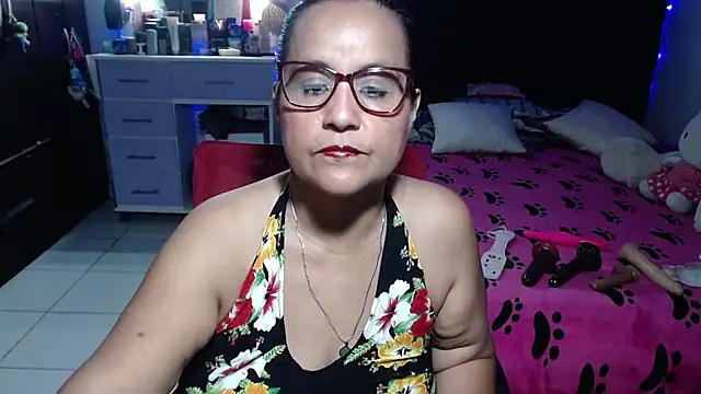 Snapshot of pervert_mommy_ chatting on July 13, 9:41 am pervert mommy online show from July 13, 9:41 am