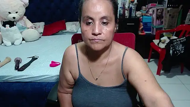 Snapshot of pervert_mommy_ chatting on March 1, 1:51 pm pervert mommy online show from March 1, 1:51 pm