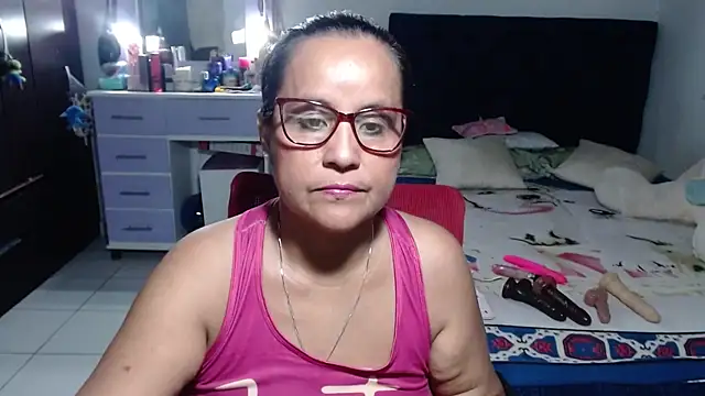 Snapshot of pervert_mommy_ chatting on July 1, 11:10 am pervert mommy online show from July 1, 11:10 am