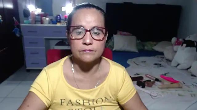 Snapshot of pervert_mommy_ chatting on June 26, 9:48 am pervert mommy online show from June 26, 9:48 am