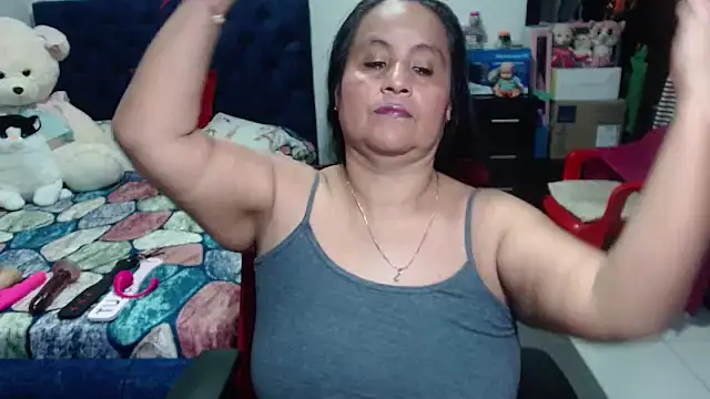 Snapshot of pervert_mommy_ chatting on March 16, 12:11 pm pervert mommy online show from March 16, 12:11 pm