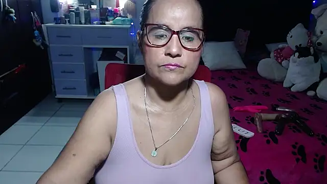 Snapshot of pervert_mommy_ chatting on July 15, 9:27 am pervert mommy online show from July 15, 9:27 am
