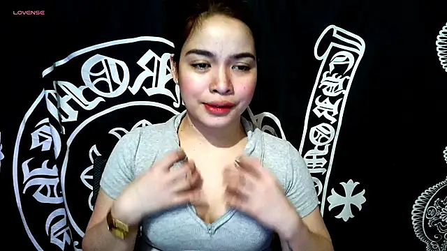  preciousmoira  online show from May 18, 12:11 am