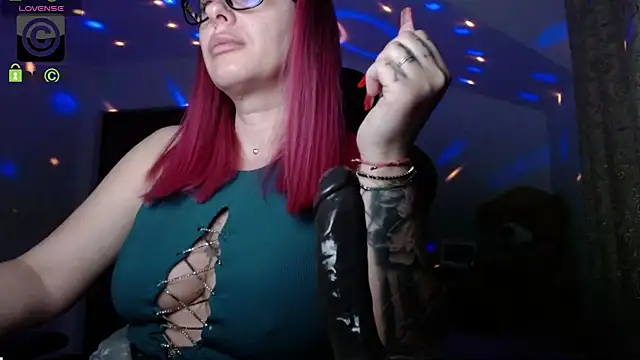 SonyaDevon online show from April 14, 3:00 am