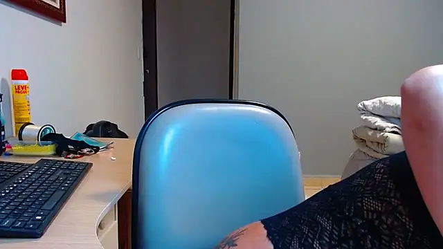 BumbumGigante online show from April 7, 10:28 am