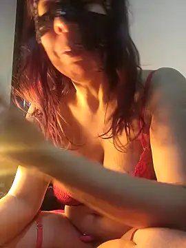 LAURAFOCOSA online show from December 1, 10:54 pm