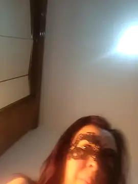 LAURAFOCOSA online show from March 19, 10:10 pm