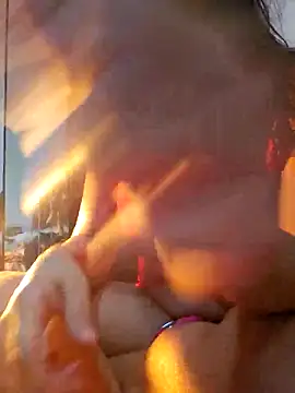 LAURAFOCOSA online show from November 19, 11:05 pm