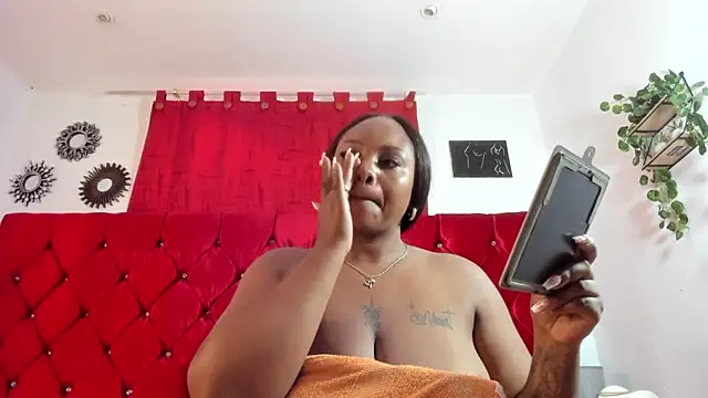 Snapshot of harleyevaans chatting on September 24, 12:33 pm harleyevaans online show from September 24, 12:33 pm