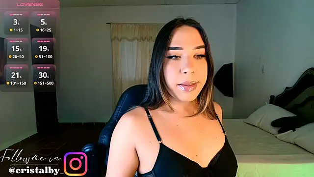 Snapshot of cristal_0381 chatting on November 9, 9:41 pm cristal 0381 online show from November 9, 9:41 pm