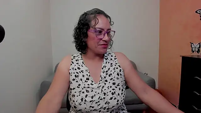 scarlet wet online show from June 19, 11:42 pm