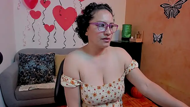 scarlet wet online show from February 21, 9:28 pm