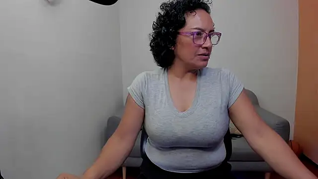 scarlet wet online show from June 3, 11:42 pm