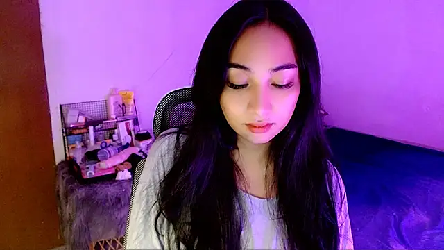 SweetLilly 18 online show from December 15, 3:45 am