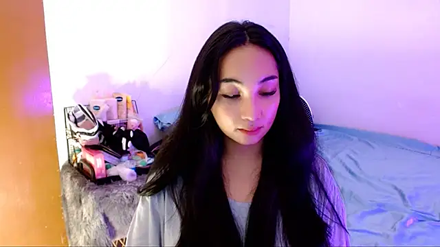 SweetLilly 18 online show from November 15, 1:53 am