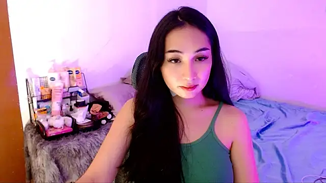 SweetLilly 18 online show from October 24, 1:48 am