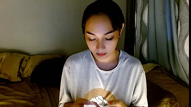 SweetLilly 18 online show from March 4, 3:58 am