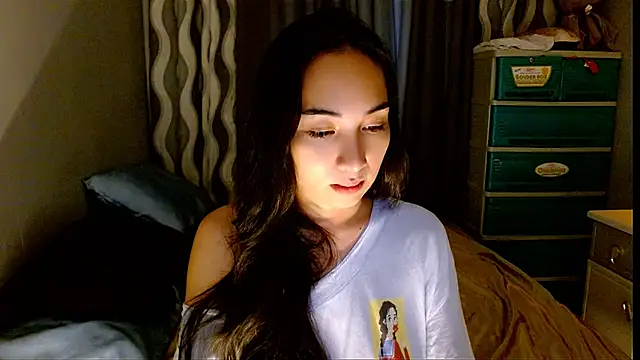 SweetLilly 18 online show from June 29, 7:04 am